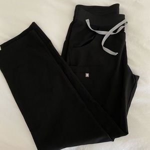 FIGS Kade scrub pants in Black